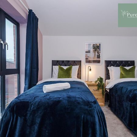 Stunning Five Bedroom Manchester House With Free Parking By Purestay Short Lets & Serviced Accommodation Kültér fotó