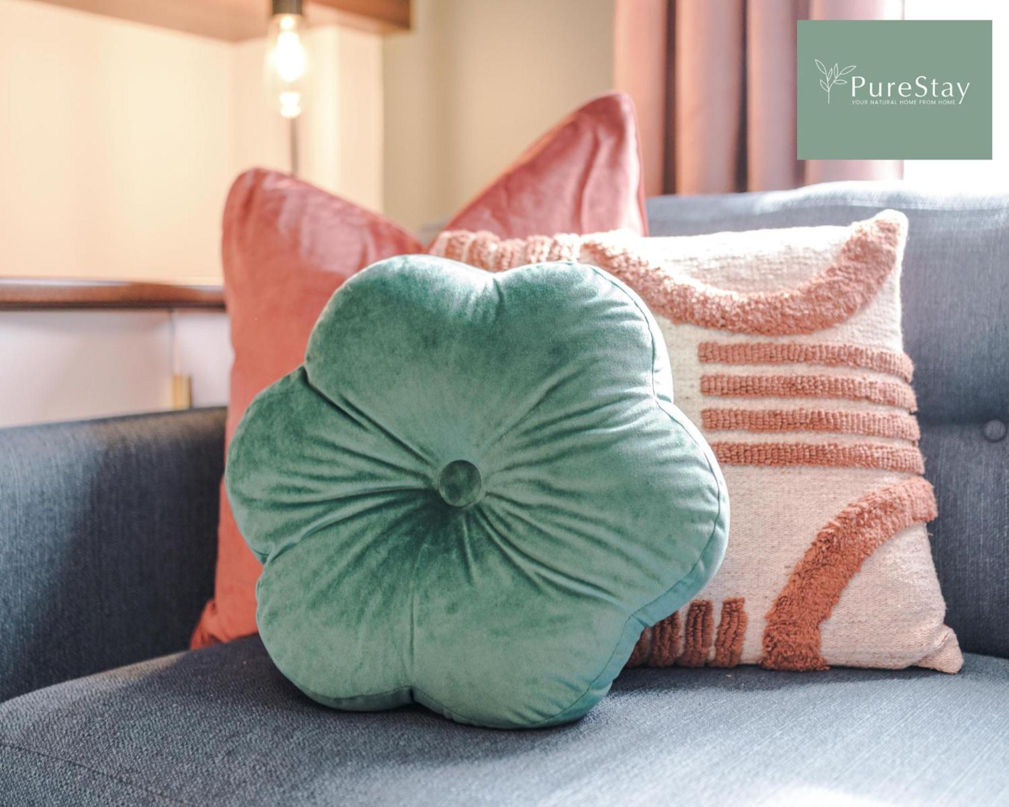 Stunning Five Bedroom Manchester House With Free Parking By Purestay Short Lets & Serviced Accommodation Kültér fotó