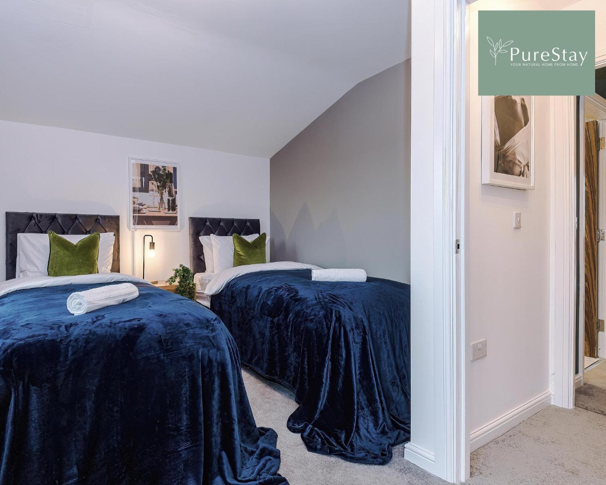Stunning Five Bedroom Manchester House With Free Parking By Purestay Short Lets & Serviced Accommodation Kültér fotó