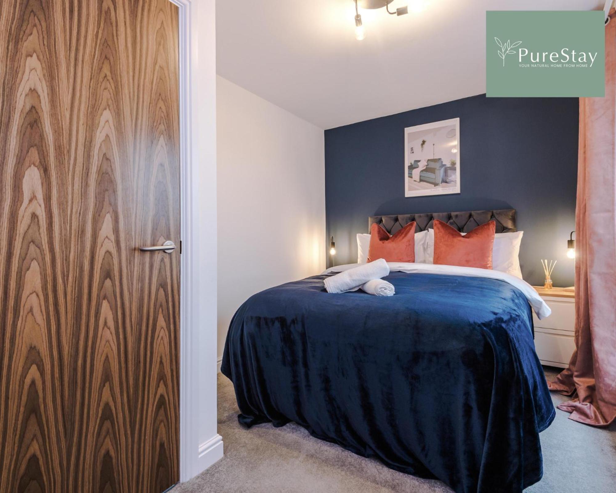 Stunning Five Bedroom Manchester House With Free Parking By Purestay Short Lets & Serviced Accommodation Kültér fotó