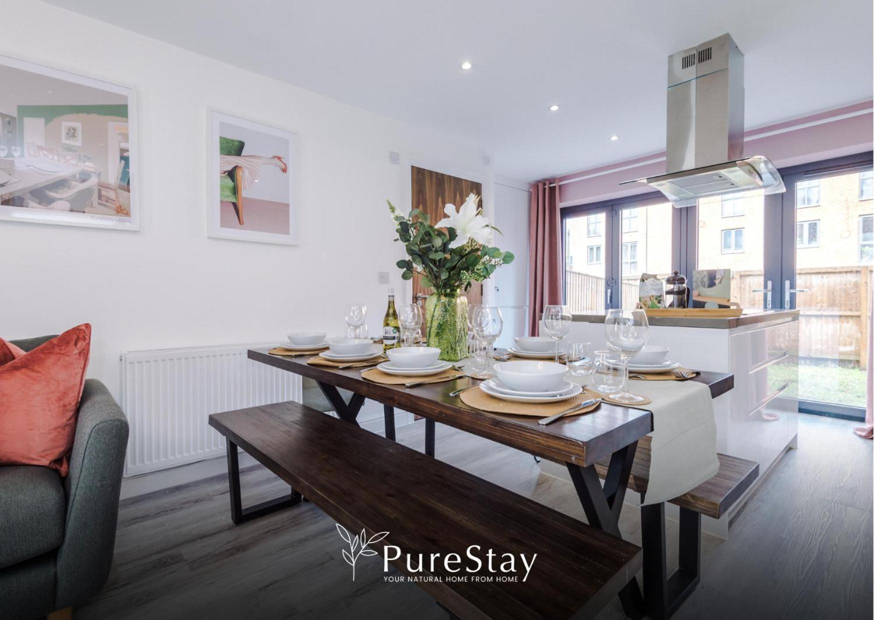 Stunning Five Bedroom Manchester House With Free Parking By Purestay Short Lets & Serviced Accommodation Kültér fotó