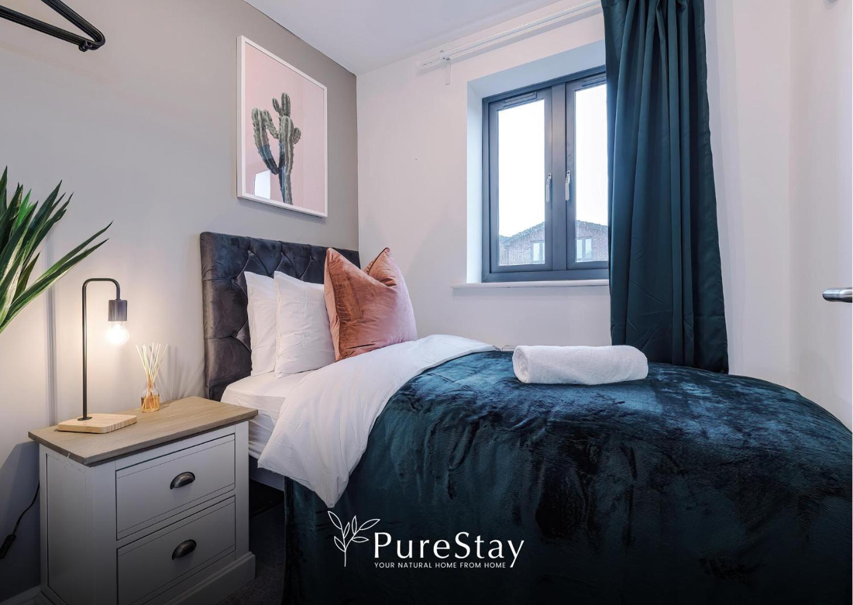 Stunning Five Bedroom Manchester House With Free Parking By Purestay Short Lets & Serviced Accommodation Kültér fotó