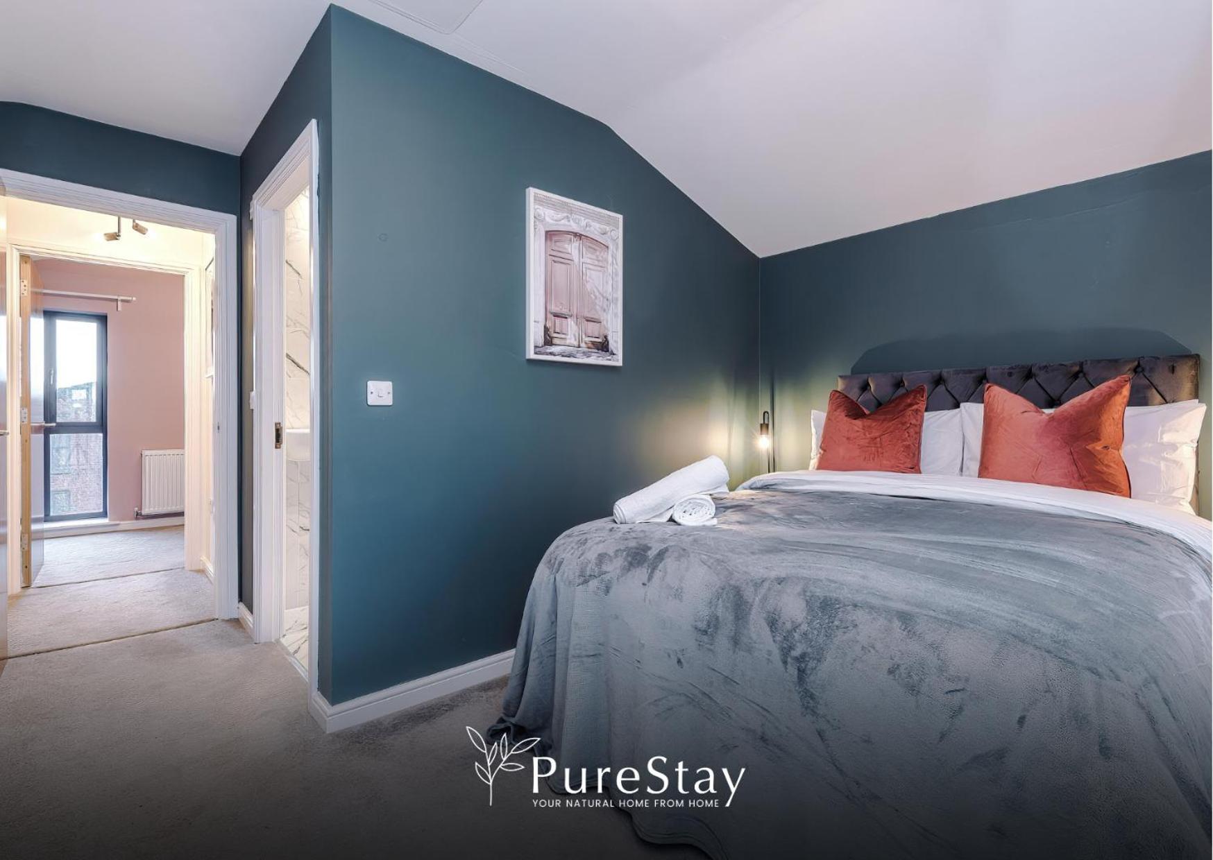 Stunning Five Bedroom Manchester House With Free Parking By Purestay Short Lets & Serviced Accommodation Kültér fotó